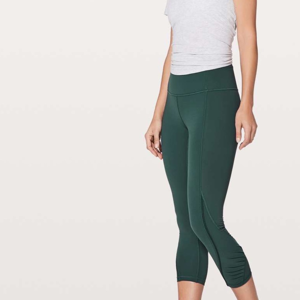 Lululemon Wunder Under Crop (Hi Rise) pleat 21”  (Teal Shadow)
